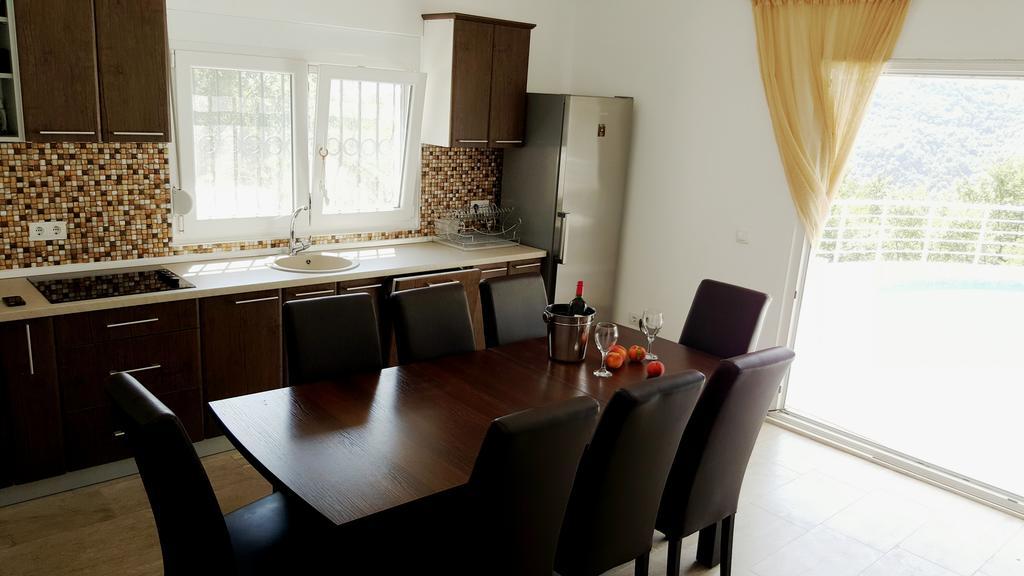 Whitehouse Villa Virpazar Esterno foto